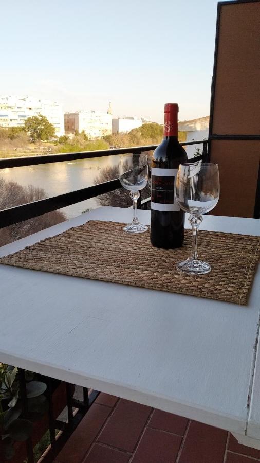 Apartamento Con Vistas Al Rio Guadalquivir En Triana, Sevilla ภายนอก รูปภาพ
