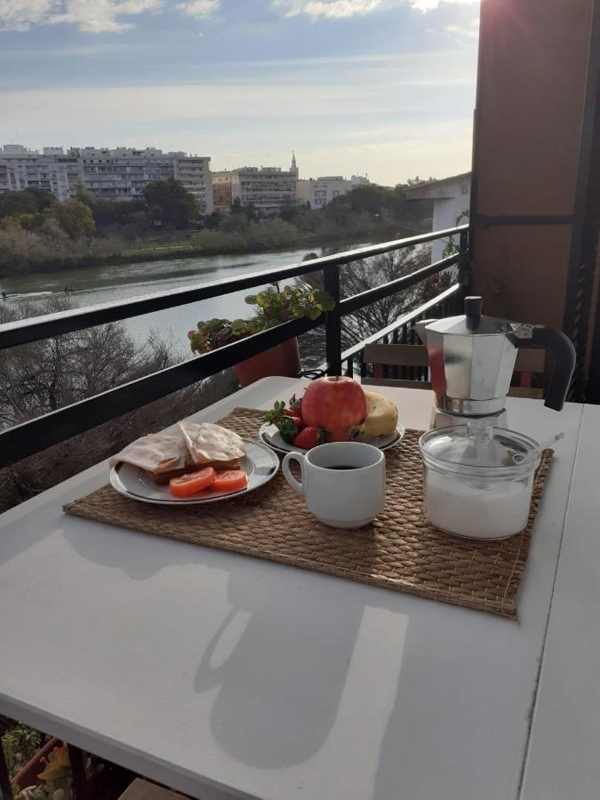 Apartamento Con Vistas Al Rio Guadalquivir En Triana, Sevilla ภายนอก รูปภาพ